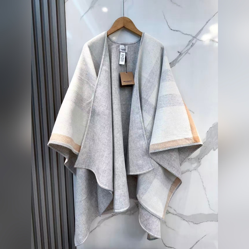 Burberry Reversible Cashmere Cape